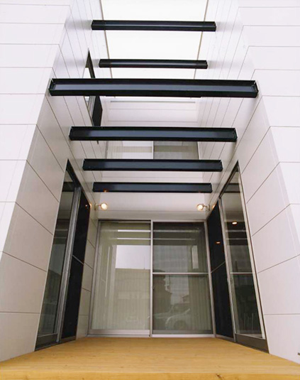 空へと開いた空間