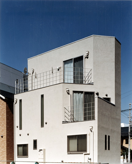 すっきりとシンプルなベランダ