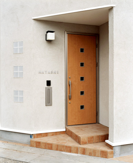 南欧風のシンプルで可愛い玄関