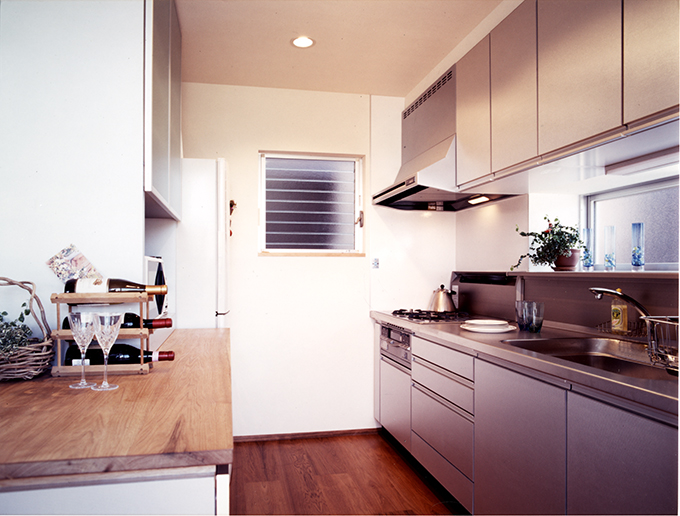 機能的で使いやすい広々キッチン