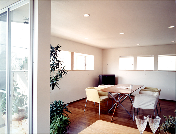 コンパクトかつ開放的なリビング