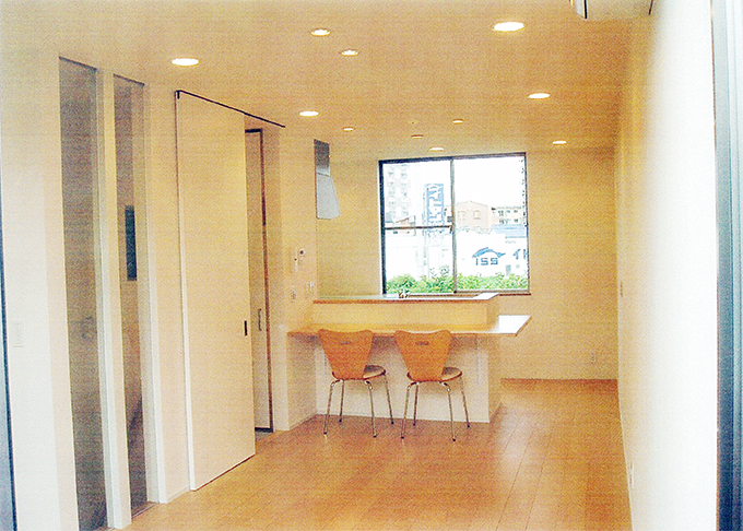 明るく広々としたリビング