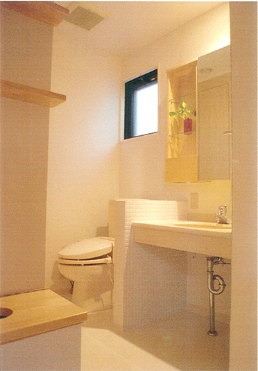 コンパクトにまとめたトイレ