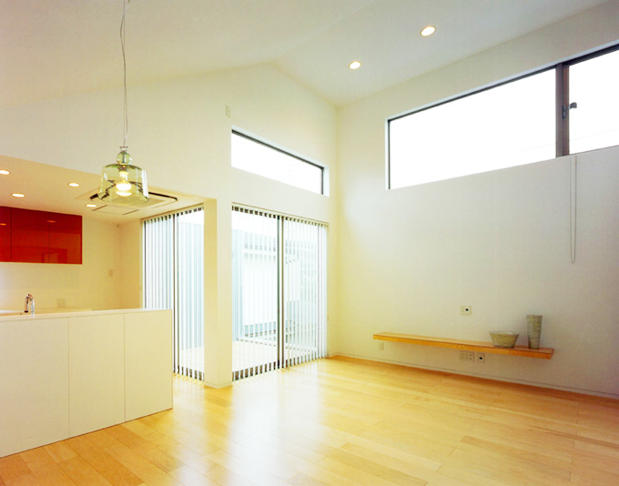 リビングの隅を切り取る形のバルコニー