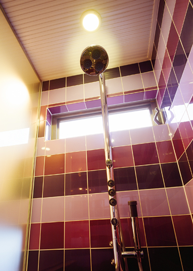 スタイリッシュなシャワーヘッド