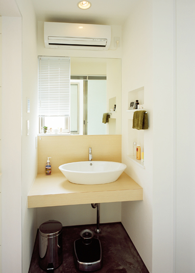 コンパクトにまとめた洗面スペース