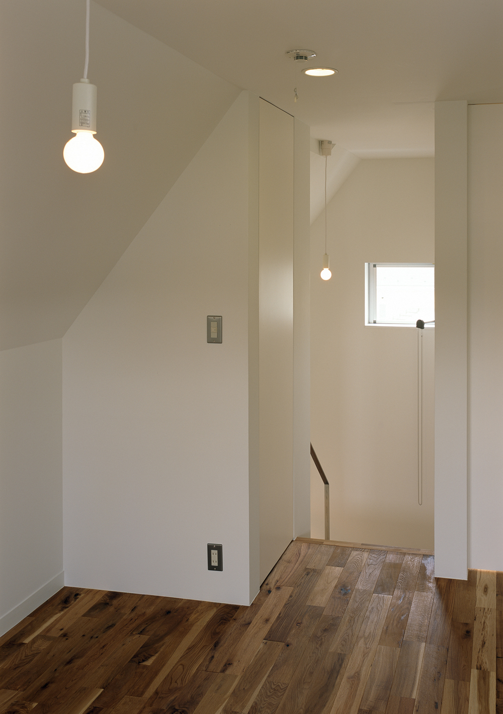 味のある節を使用した、経年変化が楽しみなフローリング