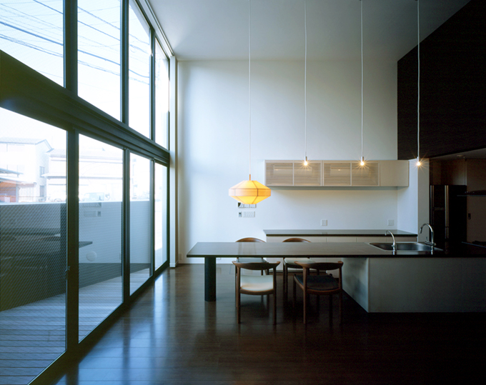 テラスとひと続きの広がりのあるダイニングキッチン