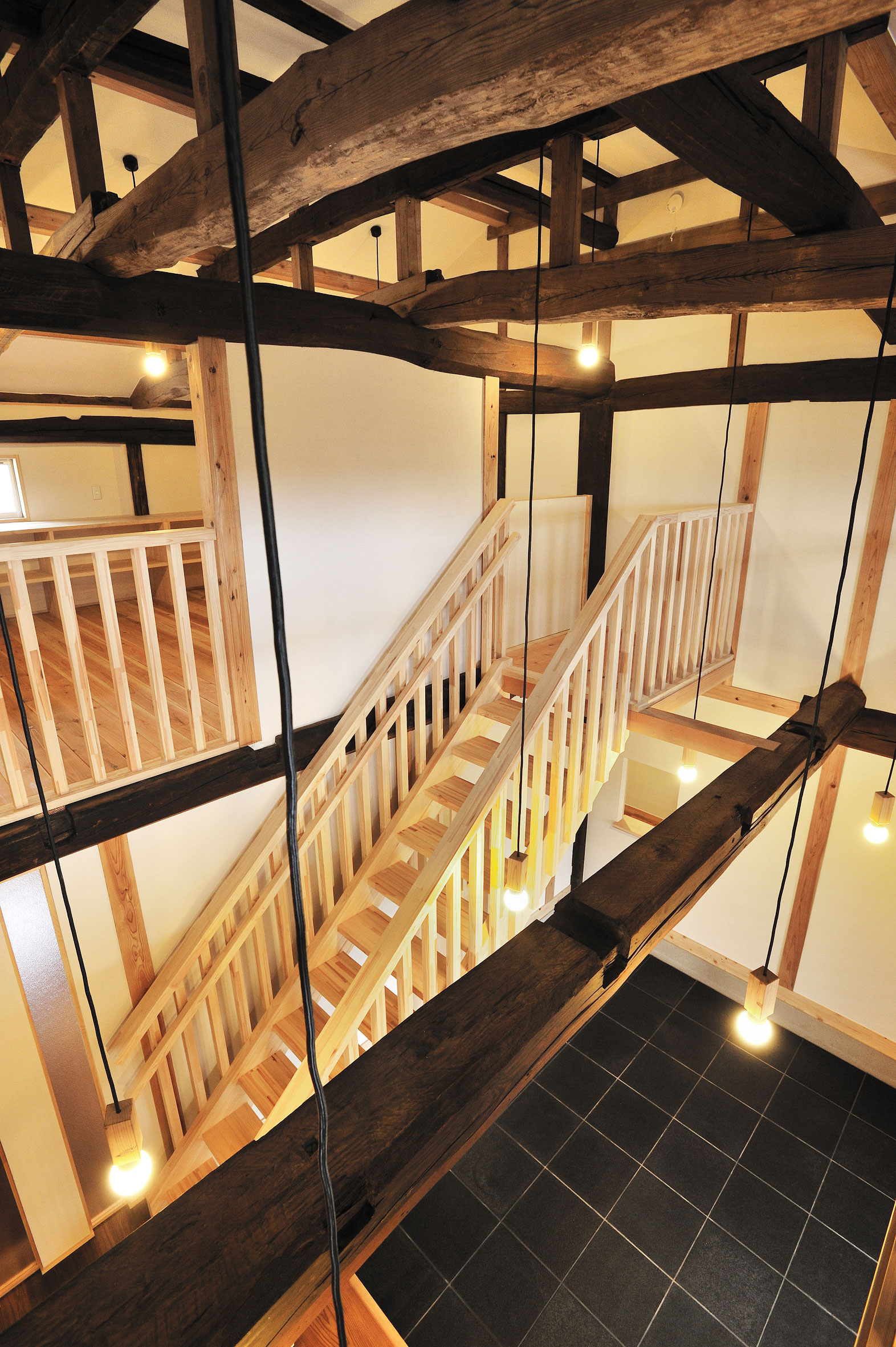 吹き抜け照明の選定