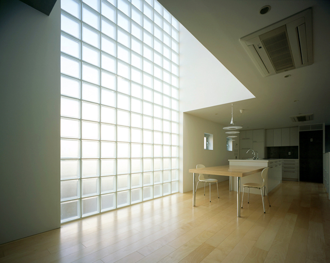 プライバシーを守りながら光を取り入れる