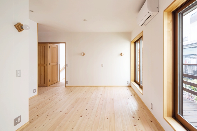 壁・天井和紙張りの寝室