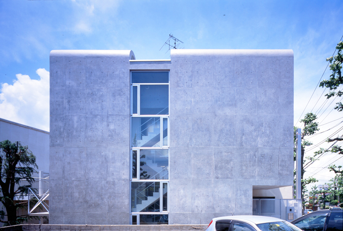 RC造の力強い外壁