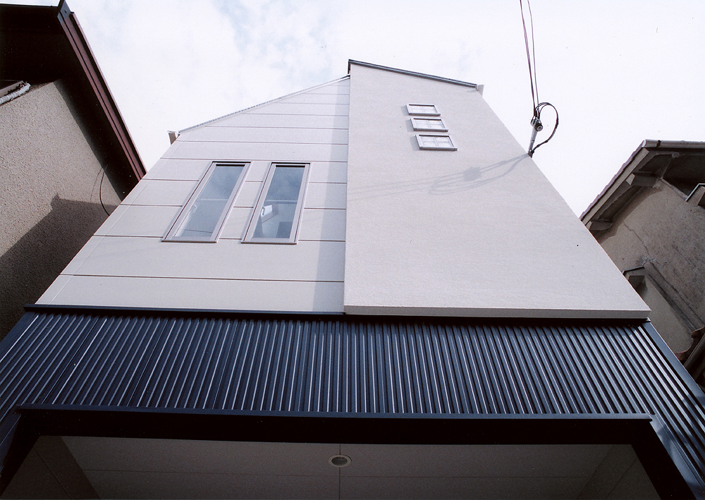 シンプルデザインに見えながらも、ディティールにこだわった外観