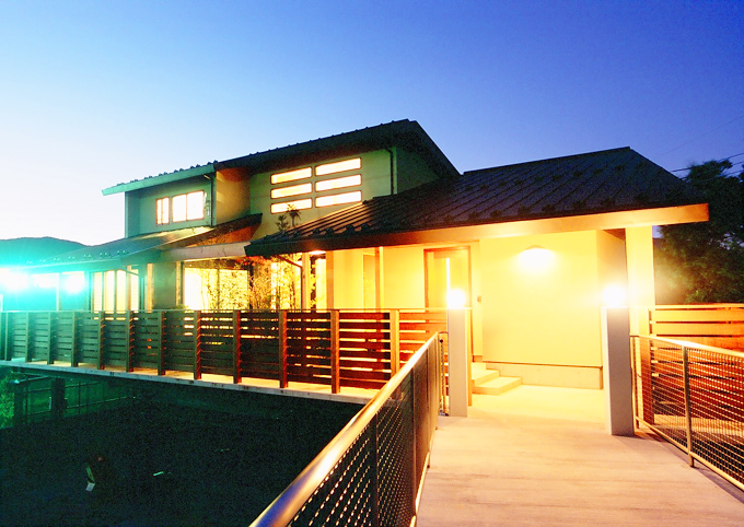 玄関から見た夜景風景