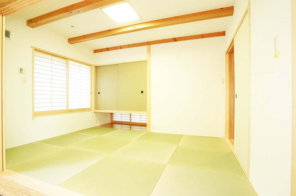 梁を設置した風格のある和室