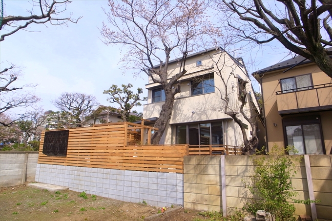 自然と共存する外観