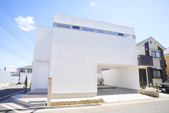 外観／白い箱
