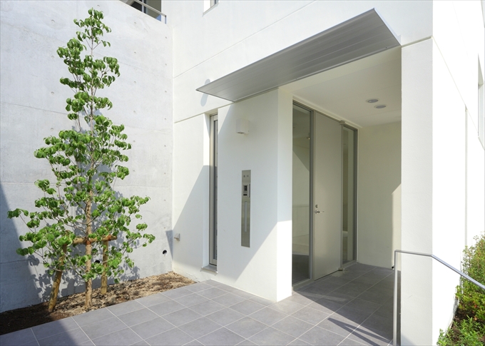 玄関アプローチ