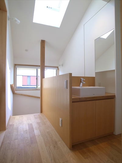 ２階階段ホール Fevecasa フェブカーサ