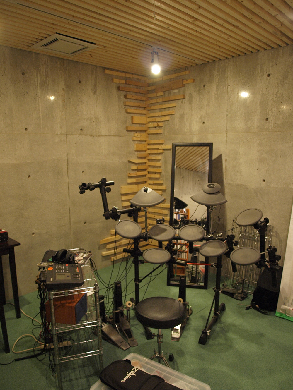 地下の音楽スタジオ