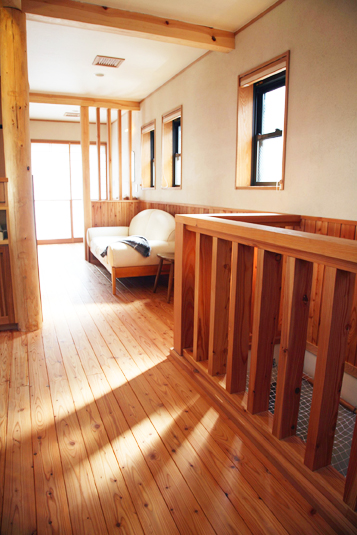 吹き抜けのリビング