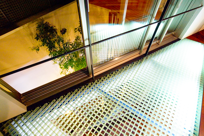 内観６／グレーチング