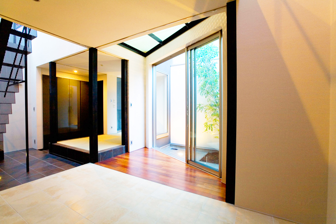 内観１／リビング