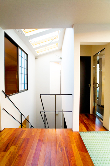 内観４／階段吹き抜け