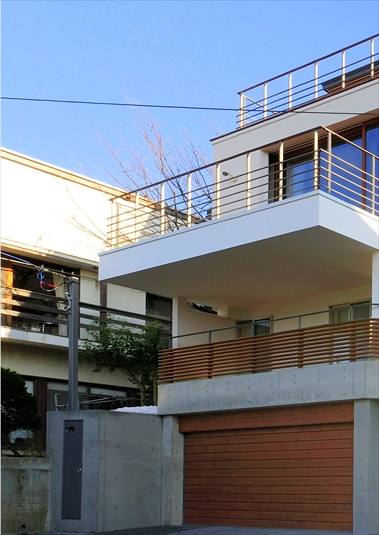 開放的なバルコニー