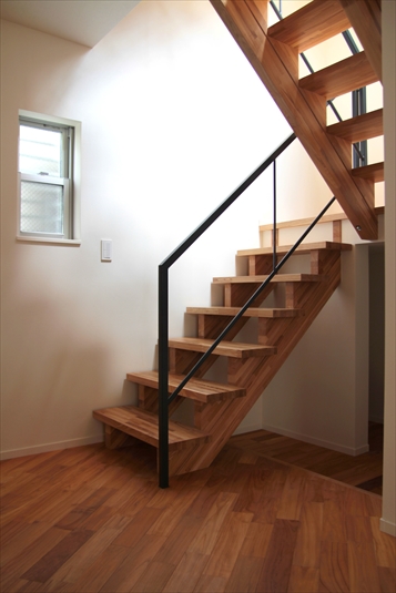 射し込む幻想的な光