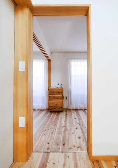 スギ無垢のフローリング