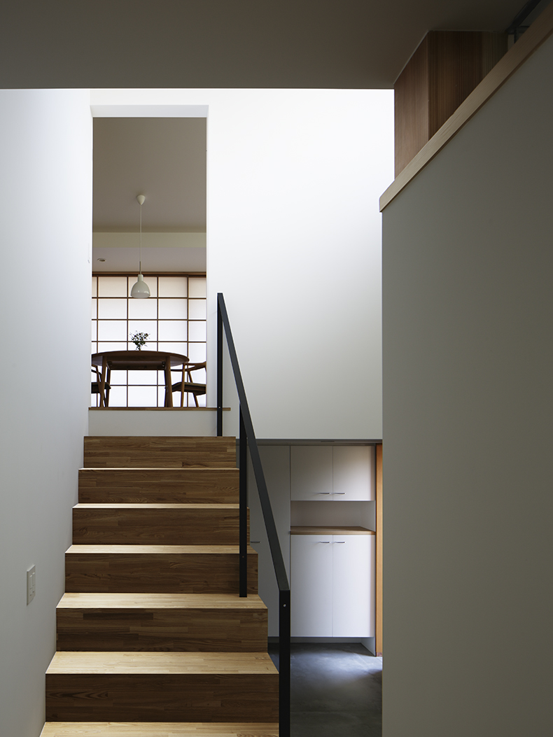 2階へつづく階段