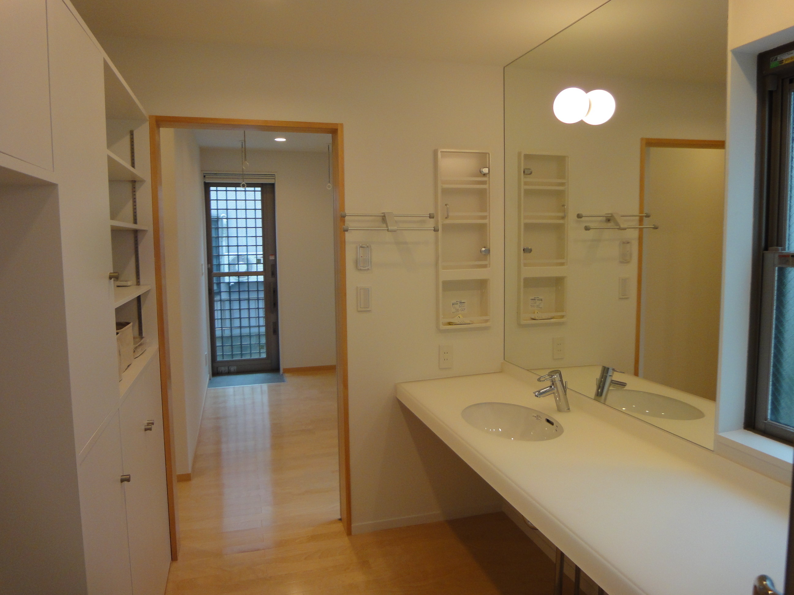 シンプルな洗面