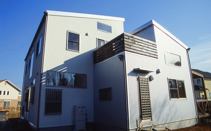 漆喰とガルバのコラボ