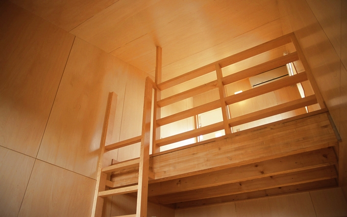 シナ合板の内装