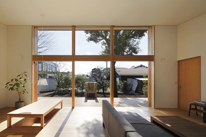 リビングダイニングとテラス