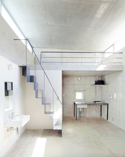 ロフトへと続く個性的な階段