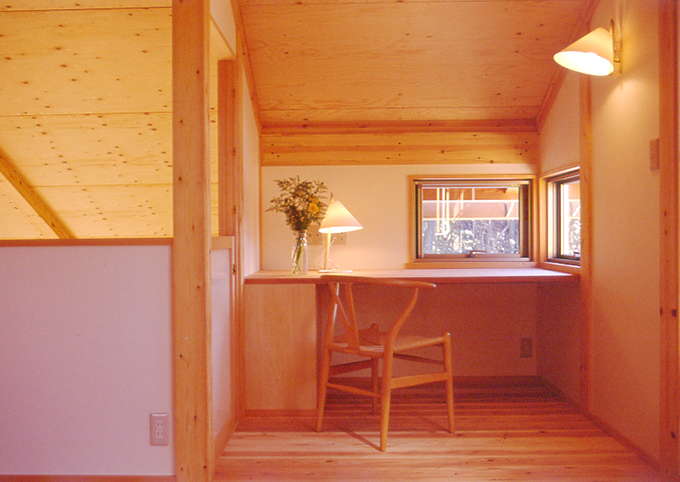 2Fには、こじんまりとした書斎も設けています。