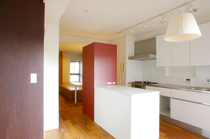 既製品キッチンと造作収納