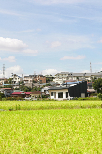 緑に向かって開いた外観