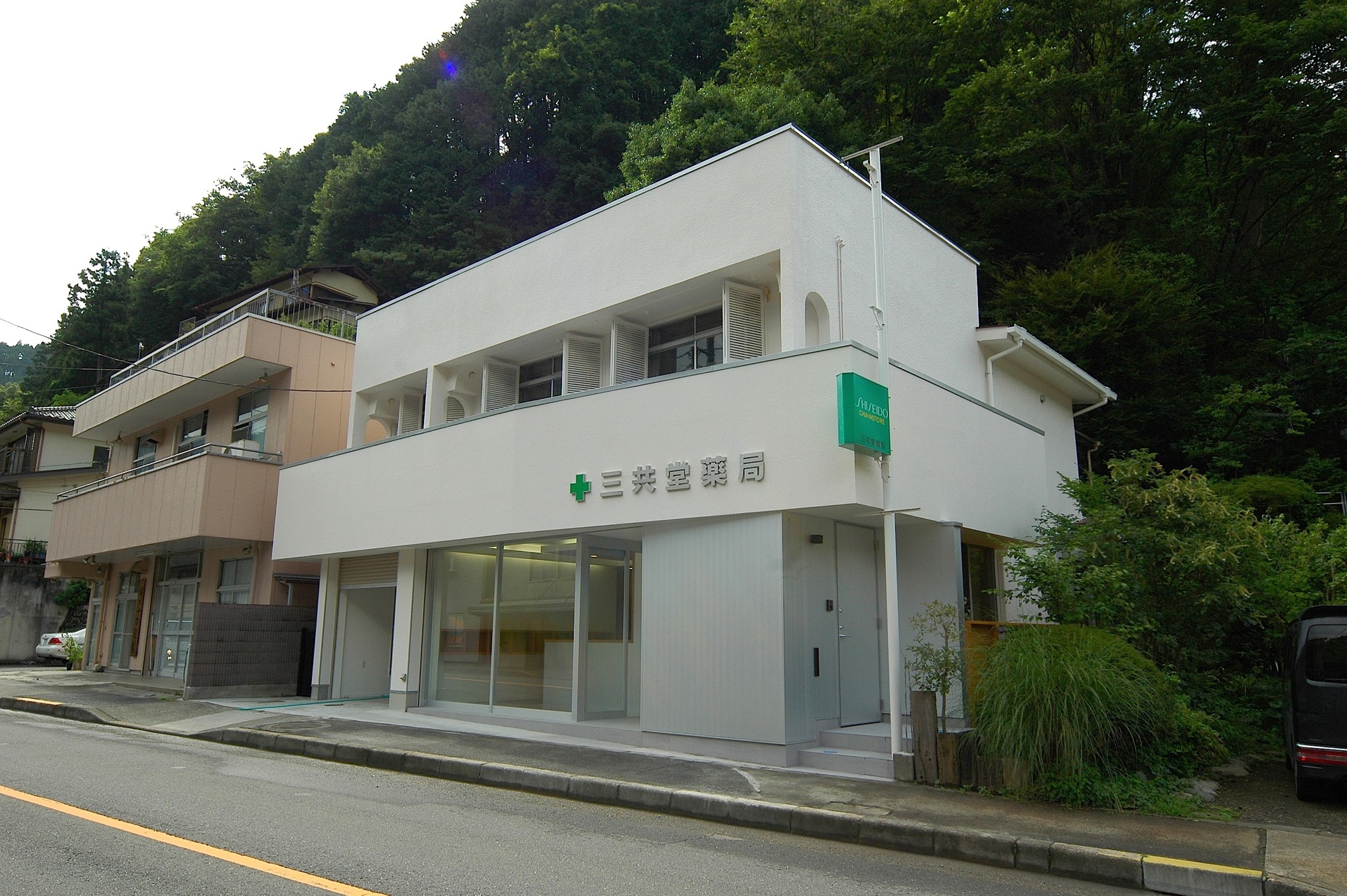 新築同然にリノベーションした、築40年以上の店舗＋住宅