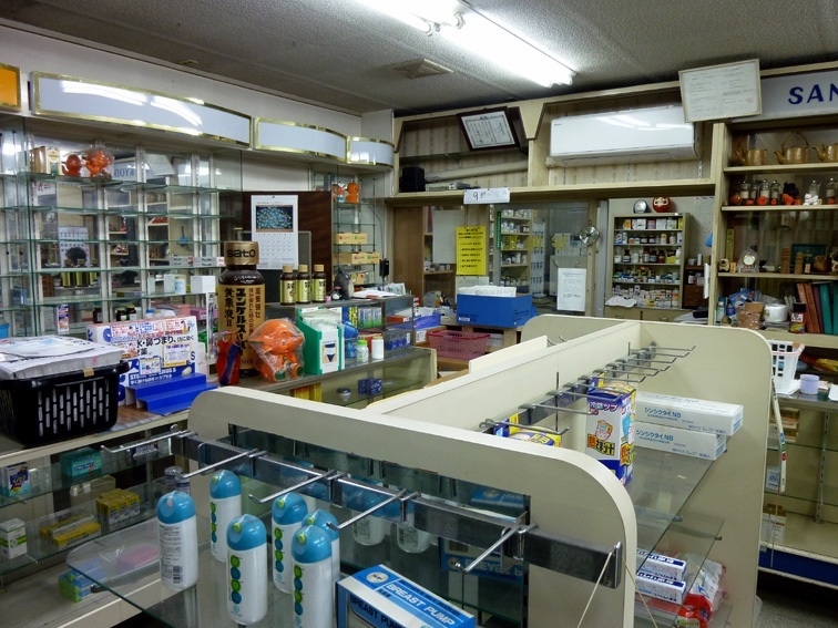 動線などを見直す必要があった、リノベーション前の店舗内
