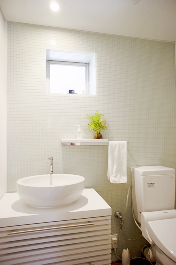 丸いフォルムがやさしい洗面ボウルとトイレ