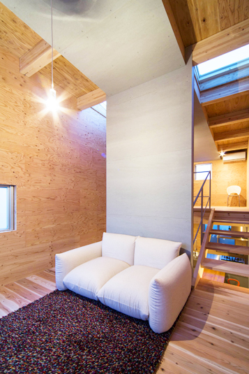 リビングからスキップした寝室を見る