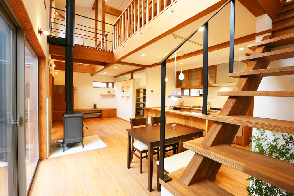 リビングから吹き抜け