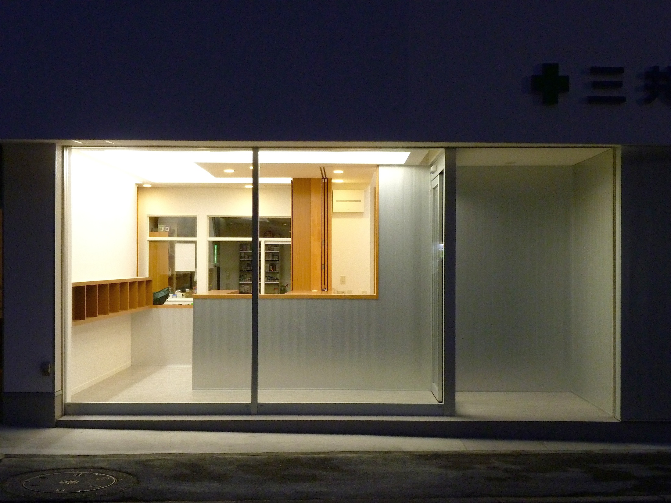 リノベーションによって、開放的でわかりやすい店舗へと変身