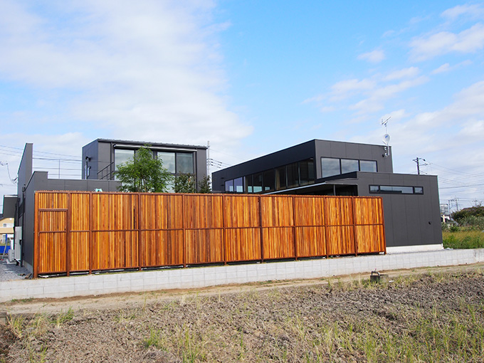 防犯に配慮しつつ採光をふんだんに採り入れる