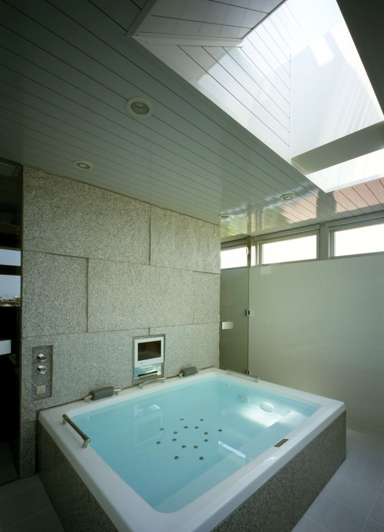 空を楽しみながら、温泉気分を味わう