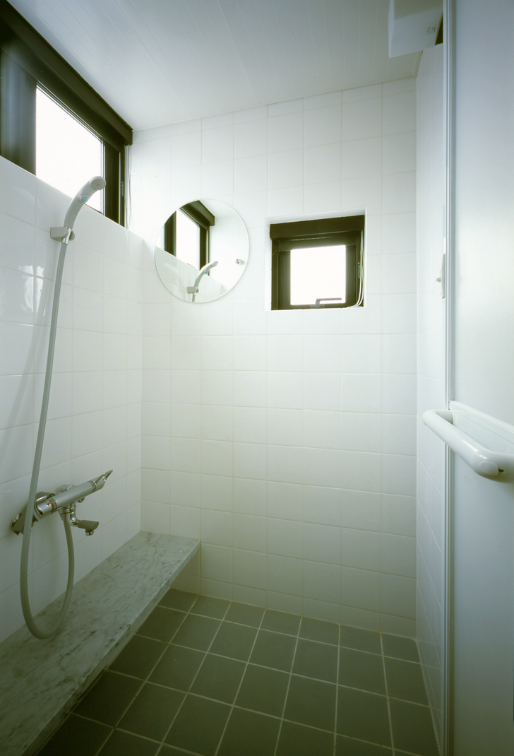 帰りの時間が遅い息子さんには、プライベート・シャワールーム