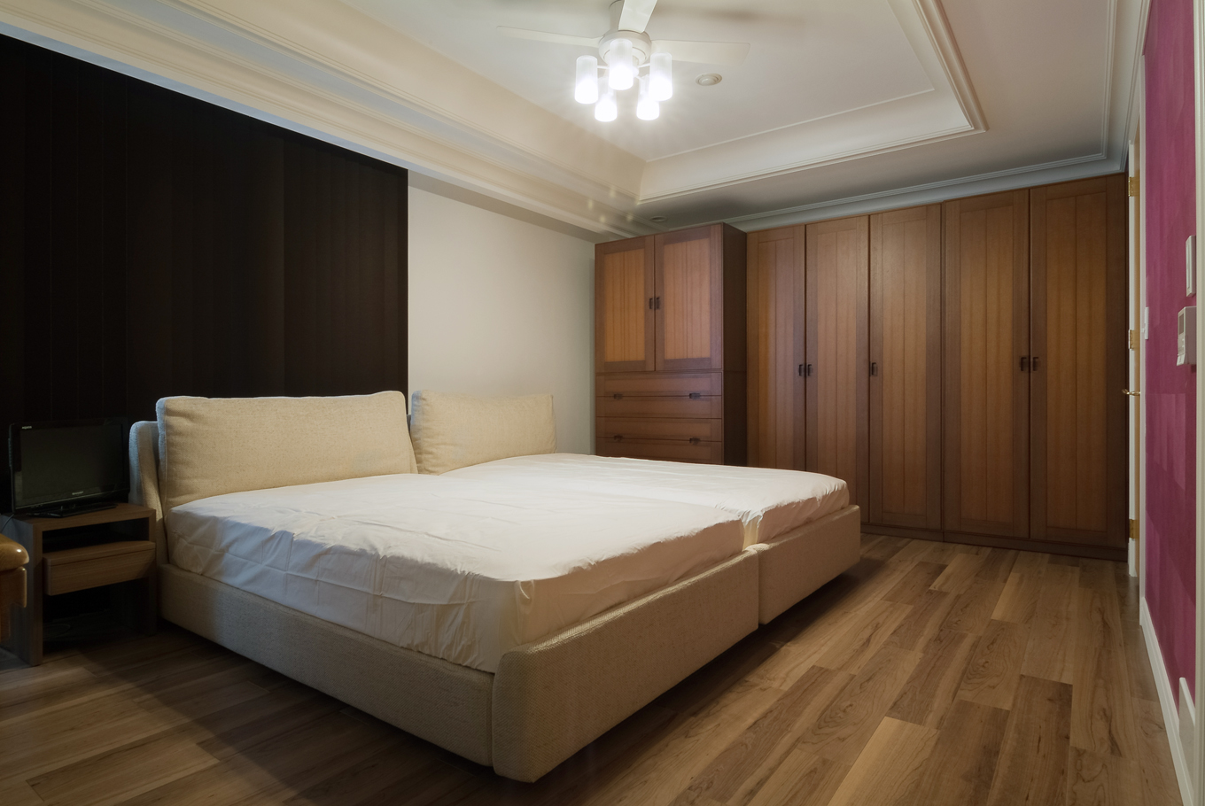 折り上げ天井で 室内に変化をつける Fevecasa フェブカーサ